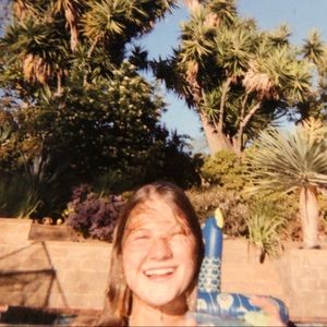 Meet your Posher, Ella